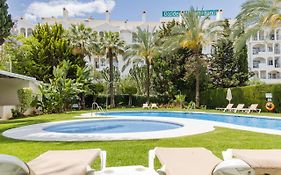 Puerto Banus, Edificio Tembo, 2 Bedroom Apartment, Parking And Pool
